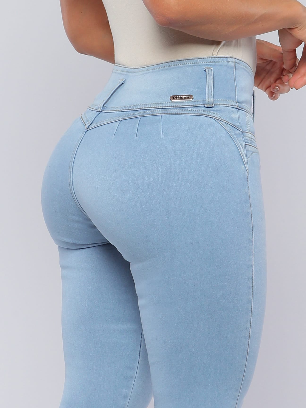 Ariana Butt Lift Jeans 16003