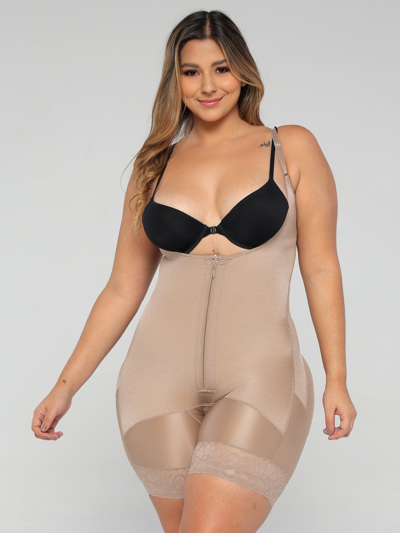 Luxe Shaping Faja with Zipper & Round Lift CB450