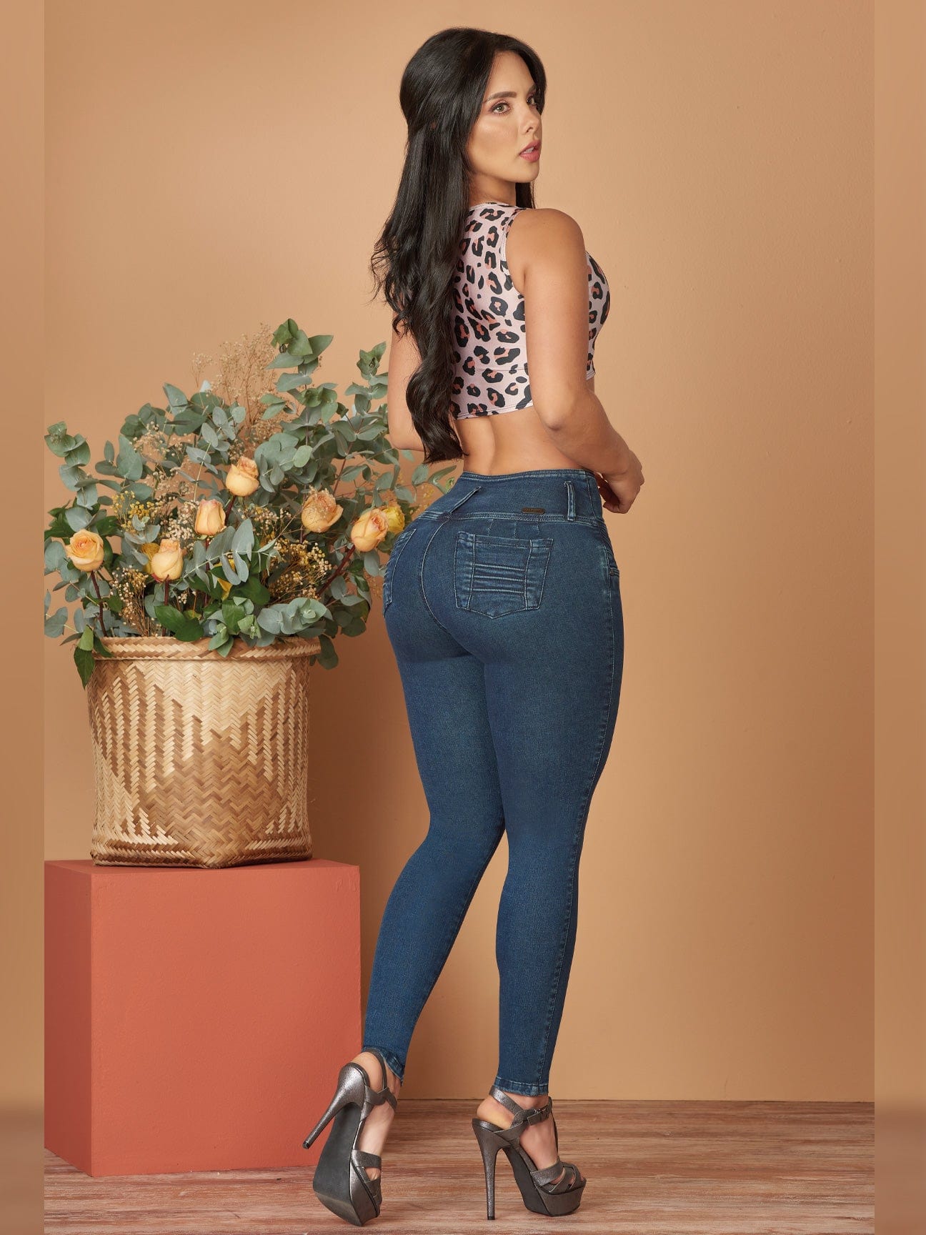 back view butt lift colombian skinny jeans 