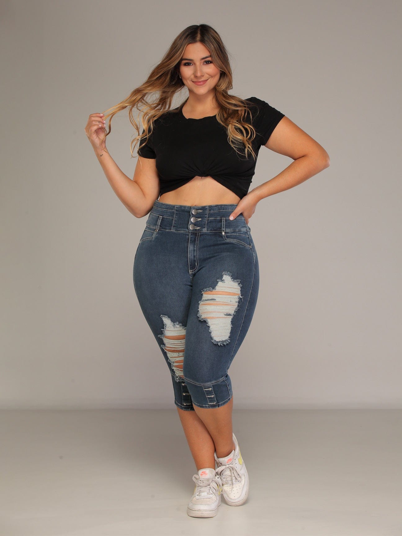 Rihanna Levanta Cola Jean Capri 14165